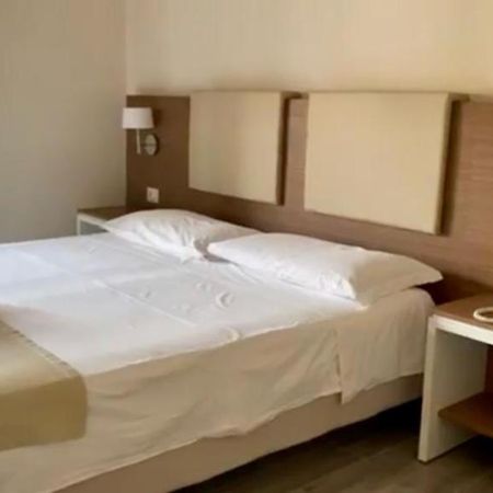 Hotel Villaggio Casarossa Кротоне Экстерьер фото