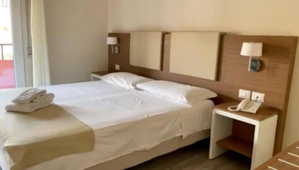 Hotel Villaggio Casarossa Кротоне Экстерьер фото